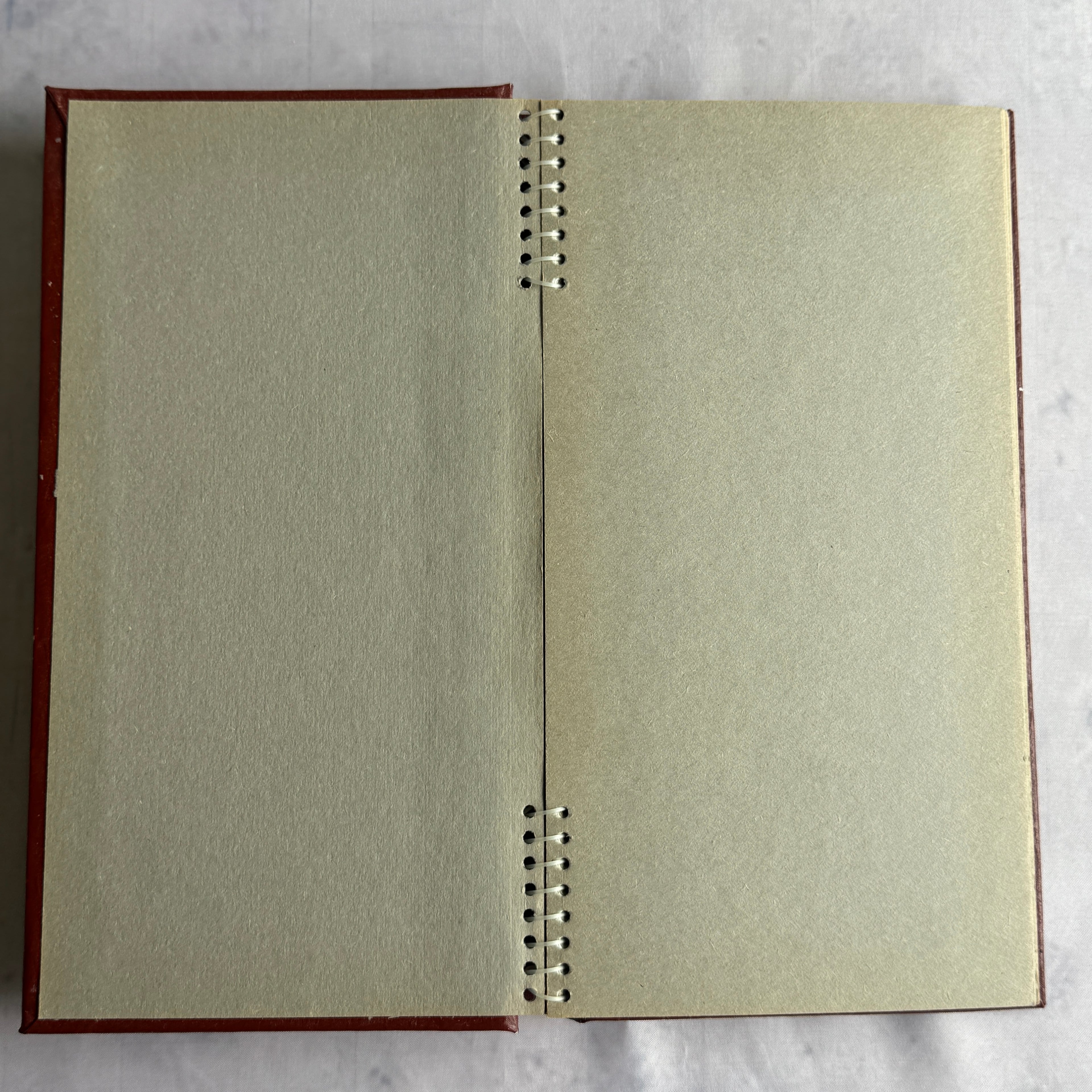 Soviet Photo Album by Latvijas Papīrs – Embossed Cover with Protective Interleaving Sheets