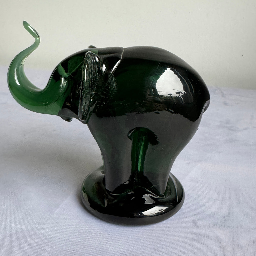 Green Art Glass Elephant Figurine – Hand Blown Glass Animal Sculpture, Mid-Century Style Decor