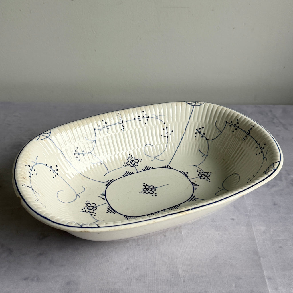Antique Villeroy & Boch Dresden Blue Oval Serving Bowl VIL7, 26 cm