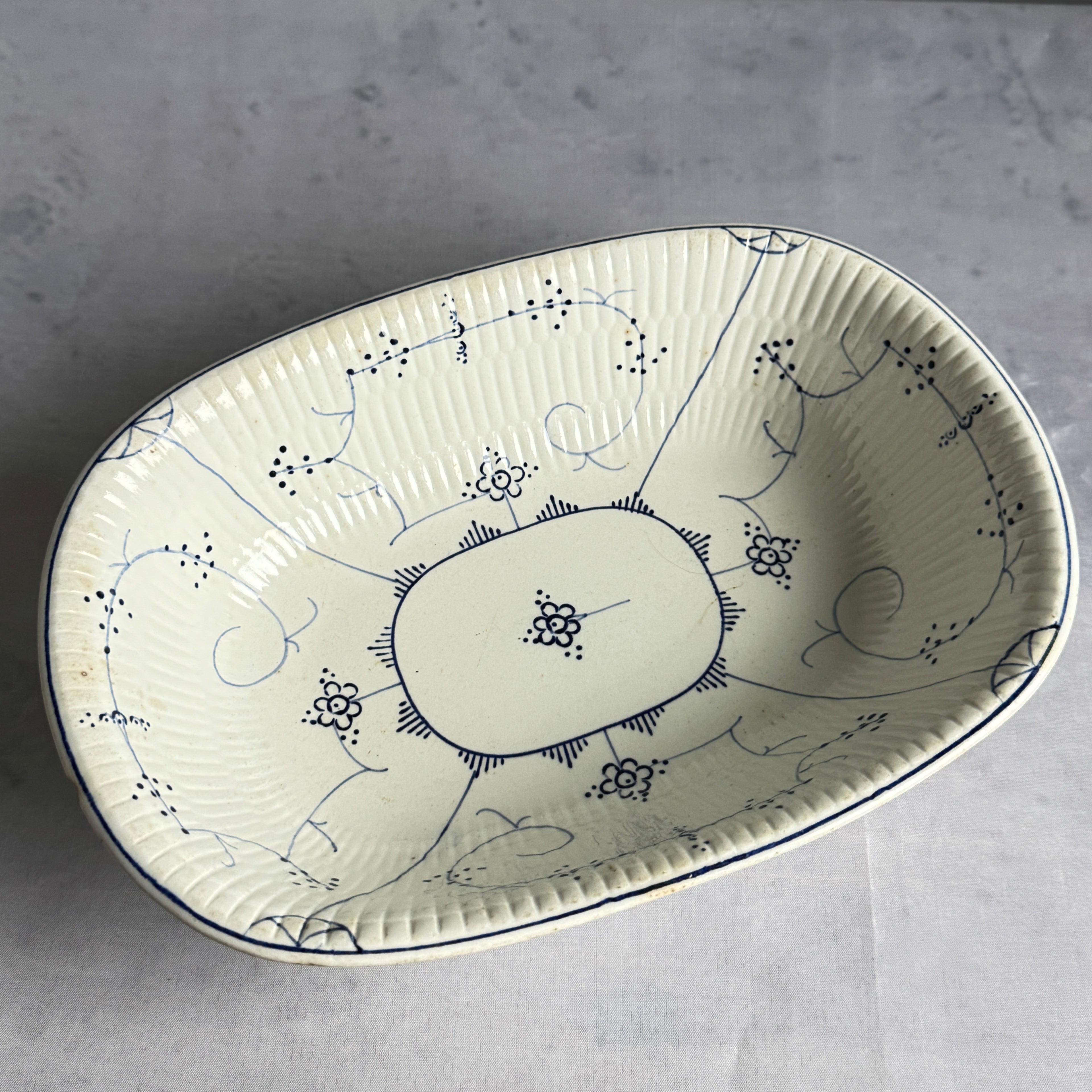 Antique Villeroy & Boch Dresden Blue Oval Serving Bowl VIL7, 26 cm