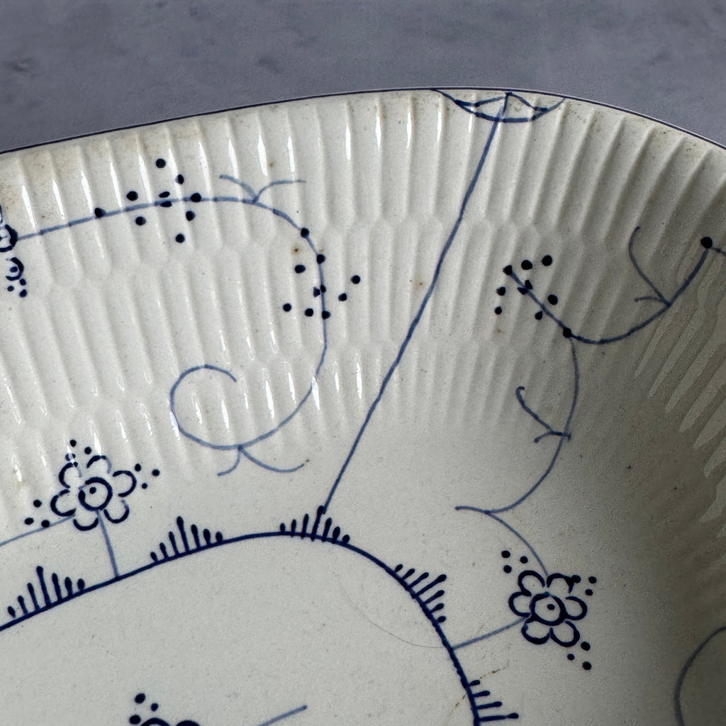 Antique Villeroy & Boch Dresden Blue Oval Serving Bowl VIL7, 26 cm