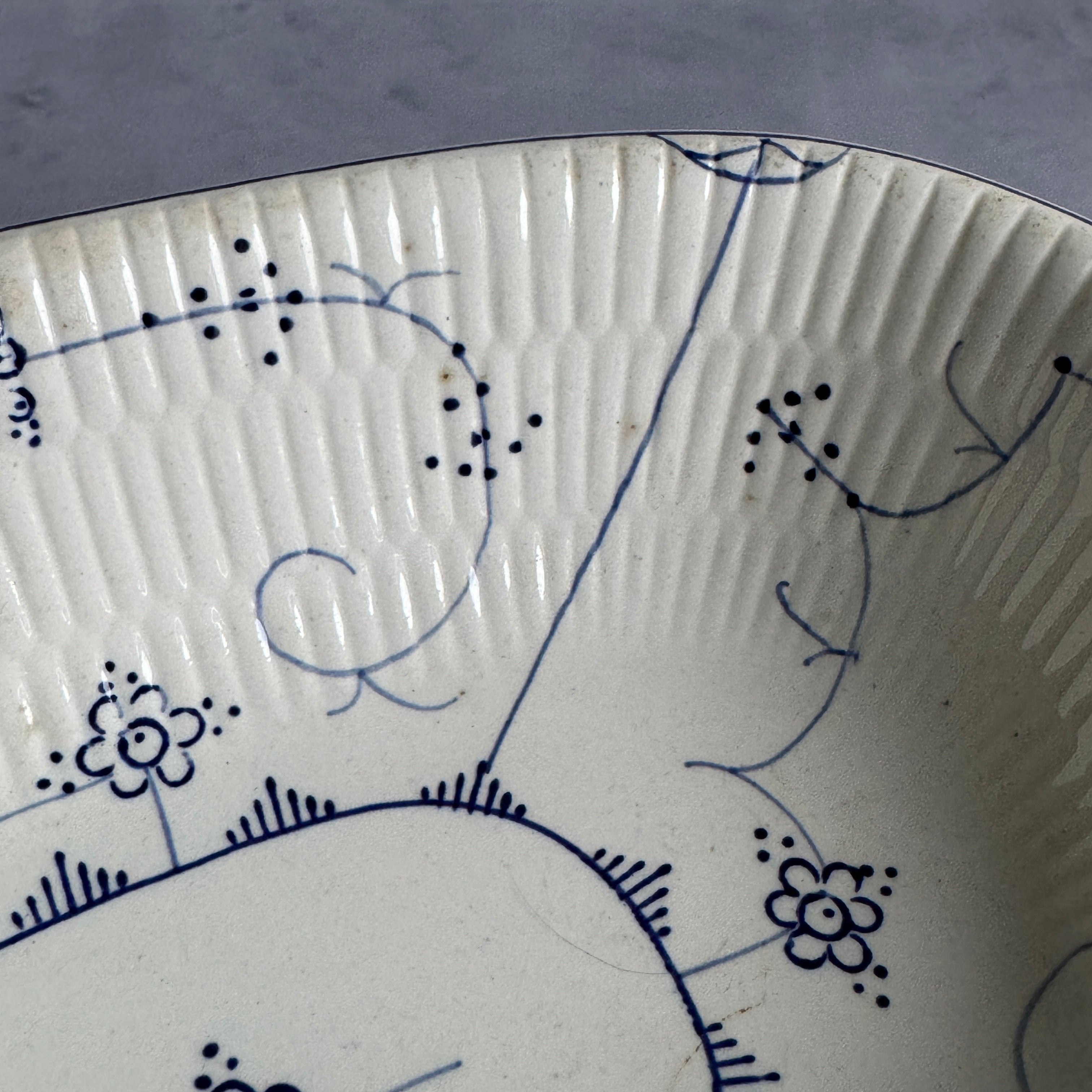 Antique Villeroy & Boch Dresden Blue Oval Serving Bowl VIL7, 26 cm