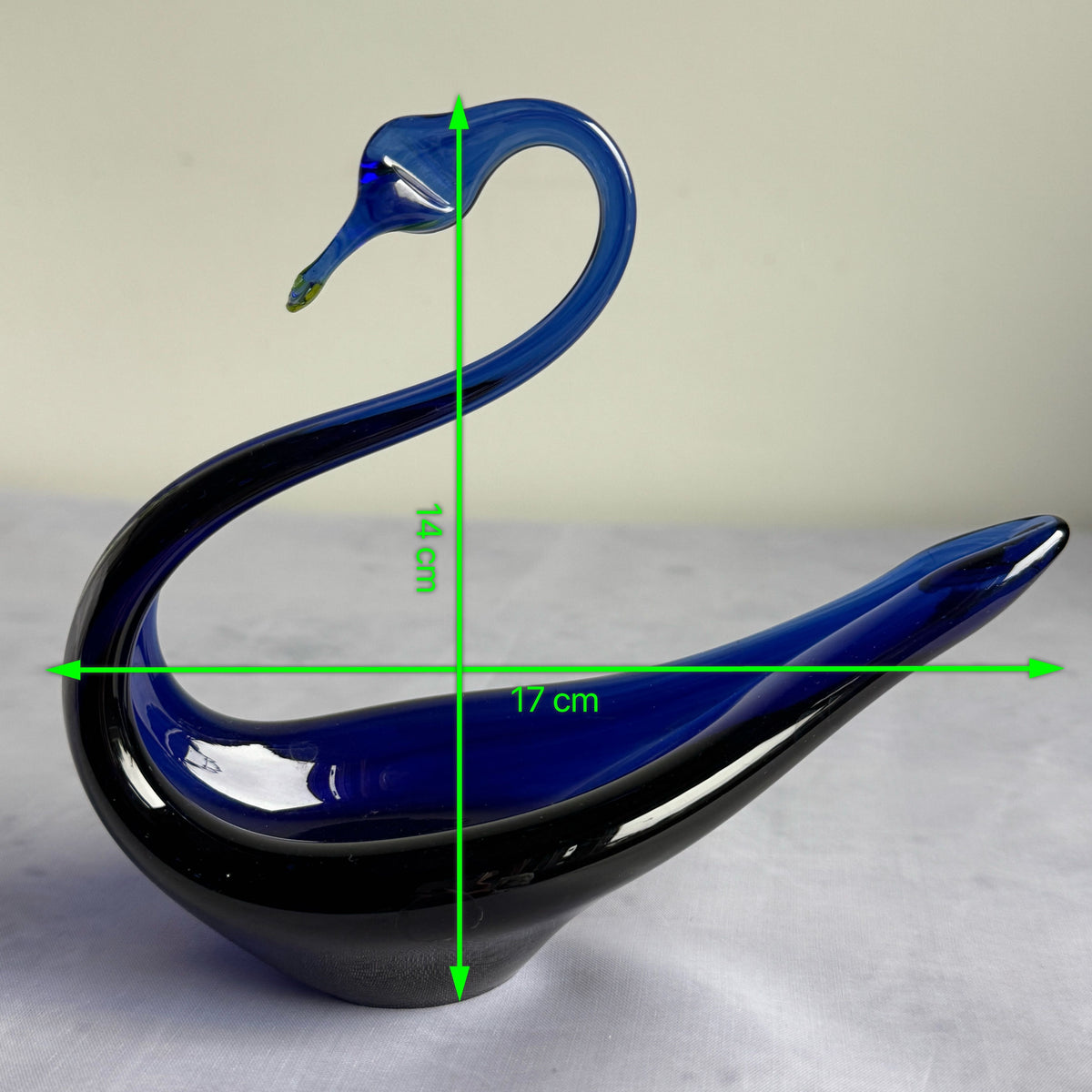 Tarbeklaas Blue Glass Swan – Estonian Art Glass, 1960s–1970s