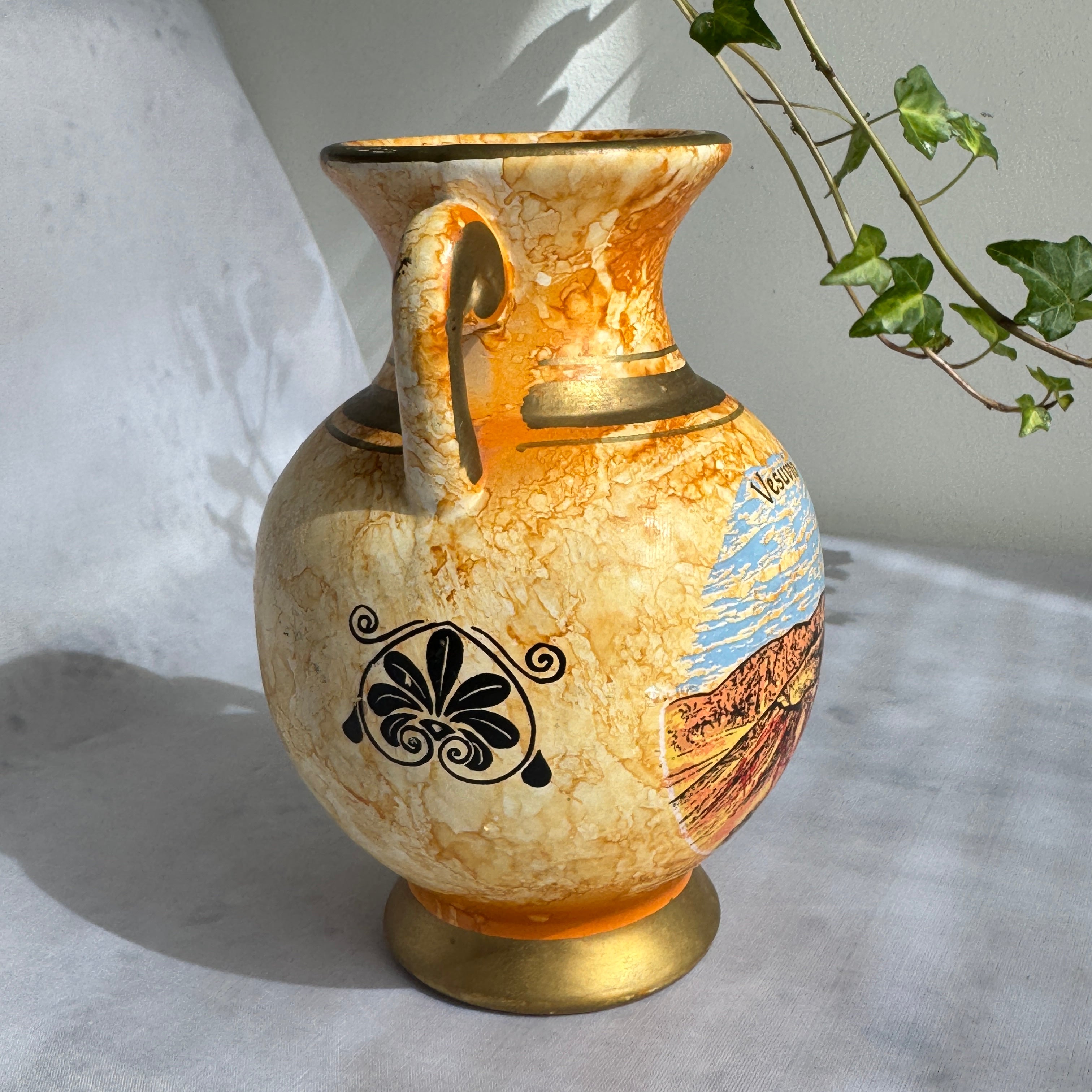 Italian Pompeii & Vesuvio Amphora Vase – Souvenir Pottery