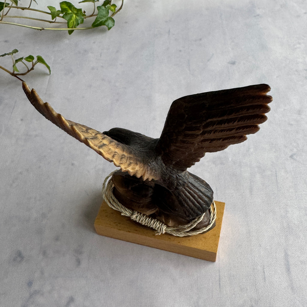 Aareschlucht Eagle Figurine – Swiss Alpine Souvenir