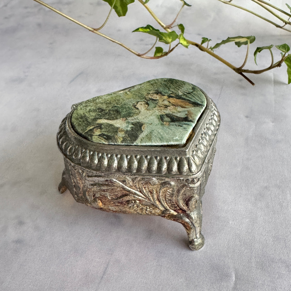 Vintage Japanese Heart Jewelry Box – Romantic Red Velvet Trinket Box