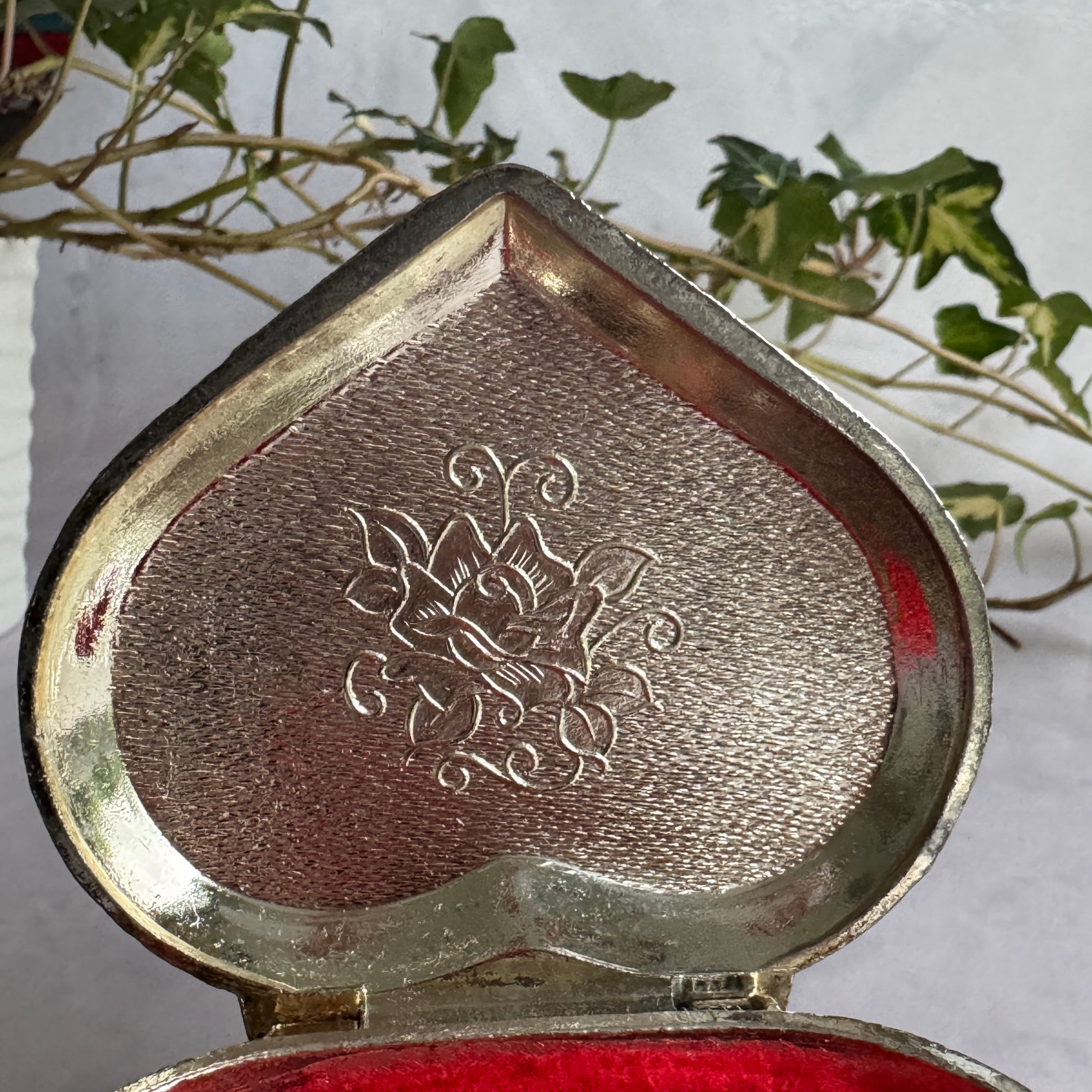 Vintage Japanese Heart Jewelry Box – Romantic Red Velvet Trinket Box
