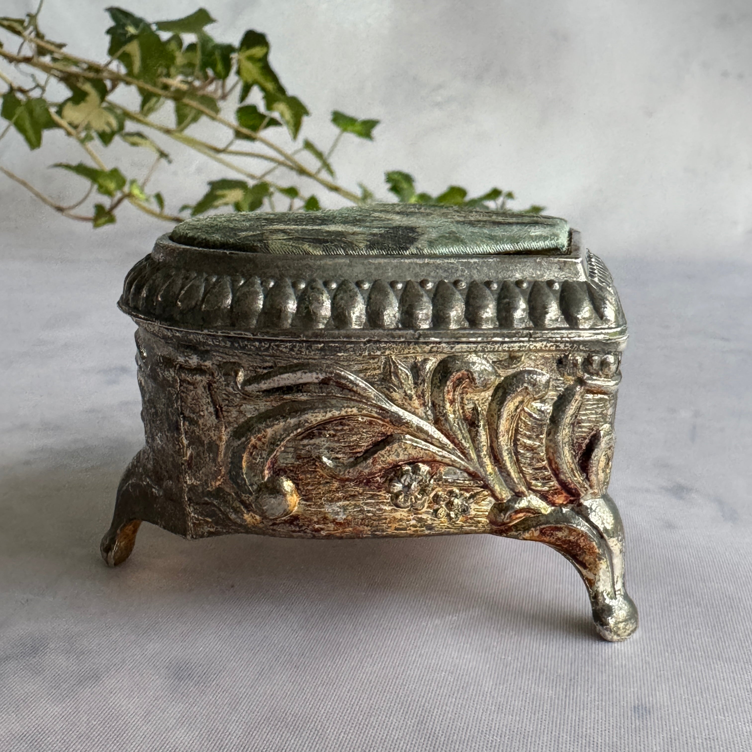 Vintage Japanese Heart Jewelry Box – Romantic Red Velvet Trinket Box