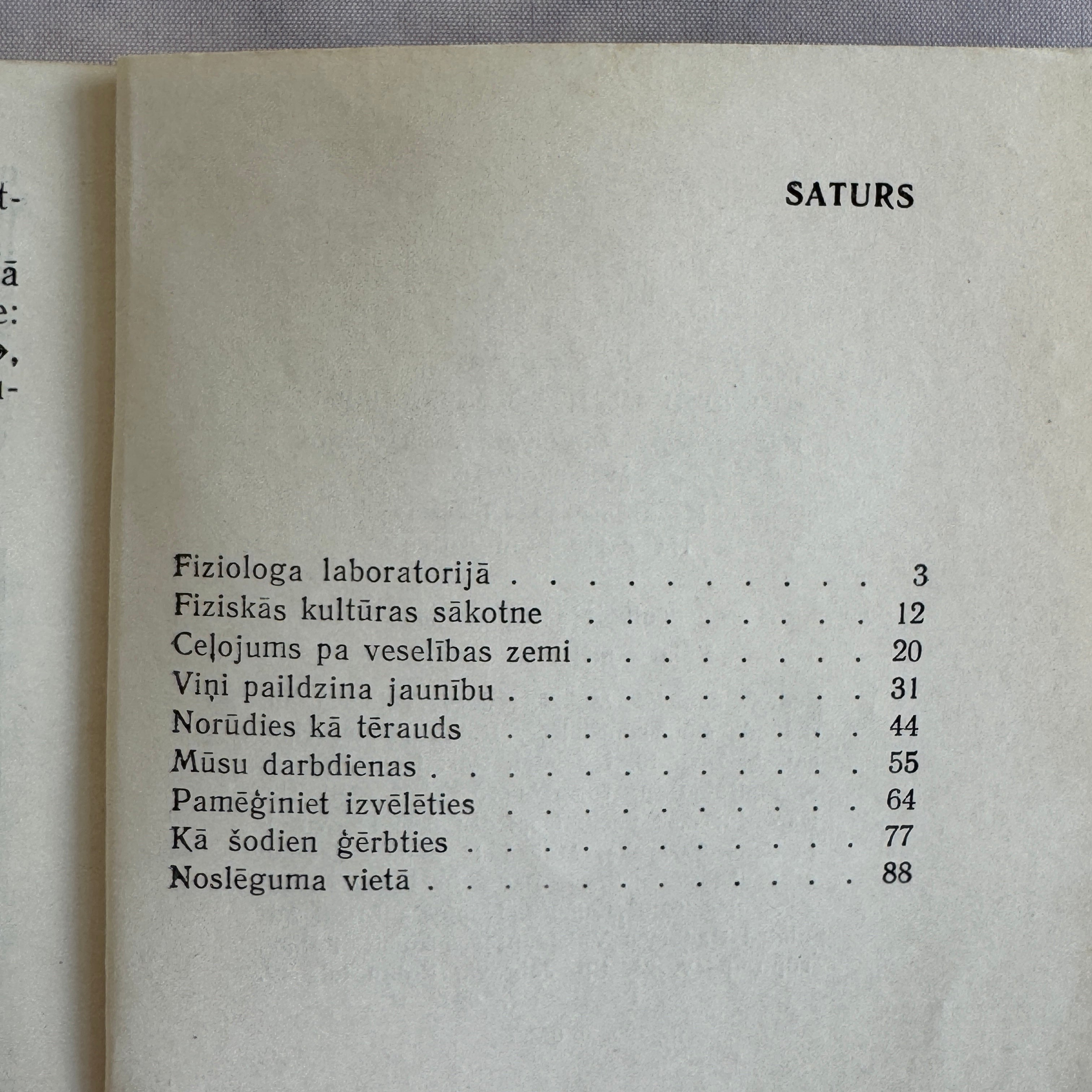 Latvian Book Darbdienās un svētdienās (1966) – Riga Soviet Era Health & Lifestyle