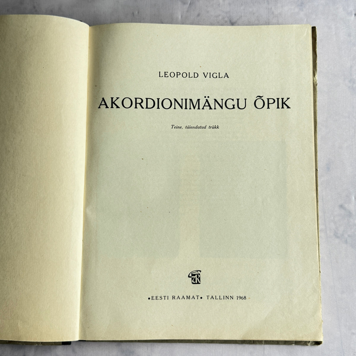 Leopold Vigla Akordionimängu õpik – Estonian Accordion Tutor Book, 1968