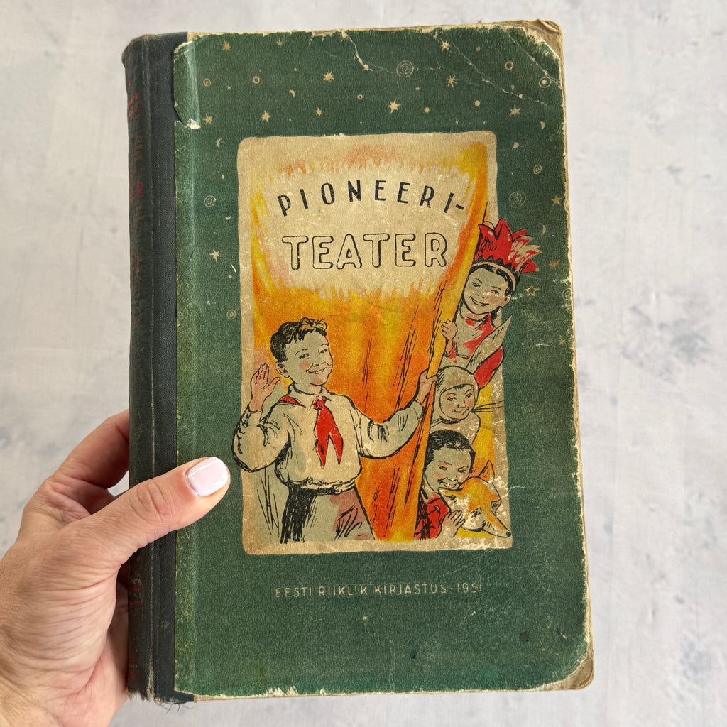 Pioneeri-teater (1951) – Soviet Estonian Pioneer Theatre Book