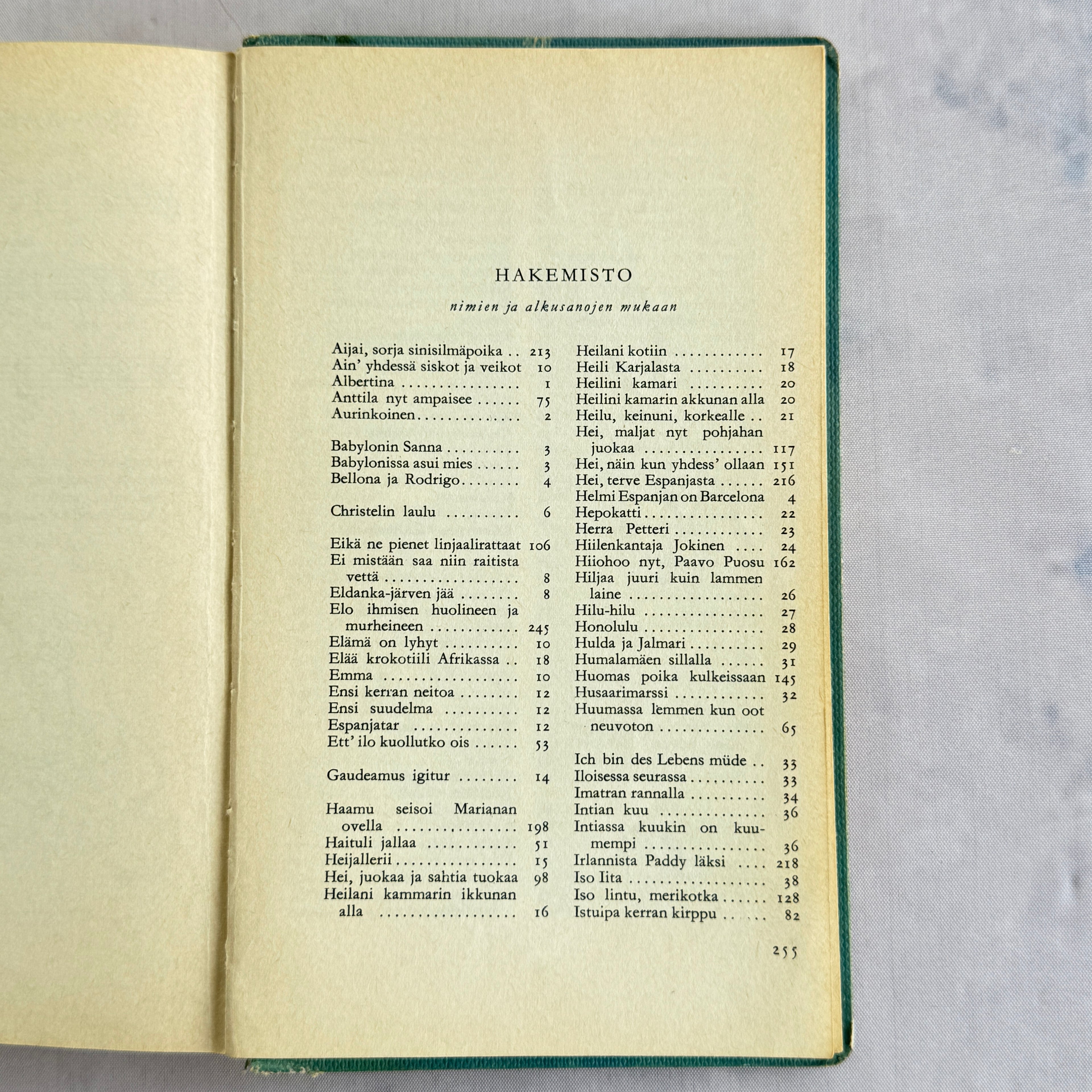 Finnish songbook “Iloisen laulajan kirja”, published by WSOY in 1967