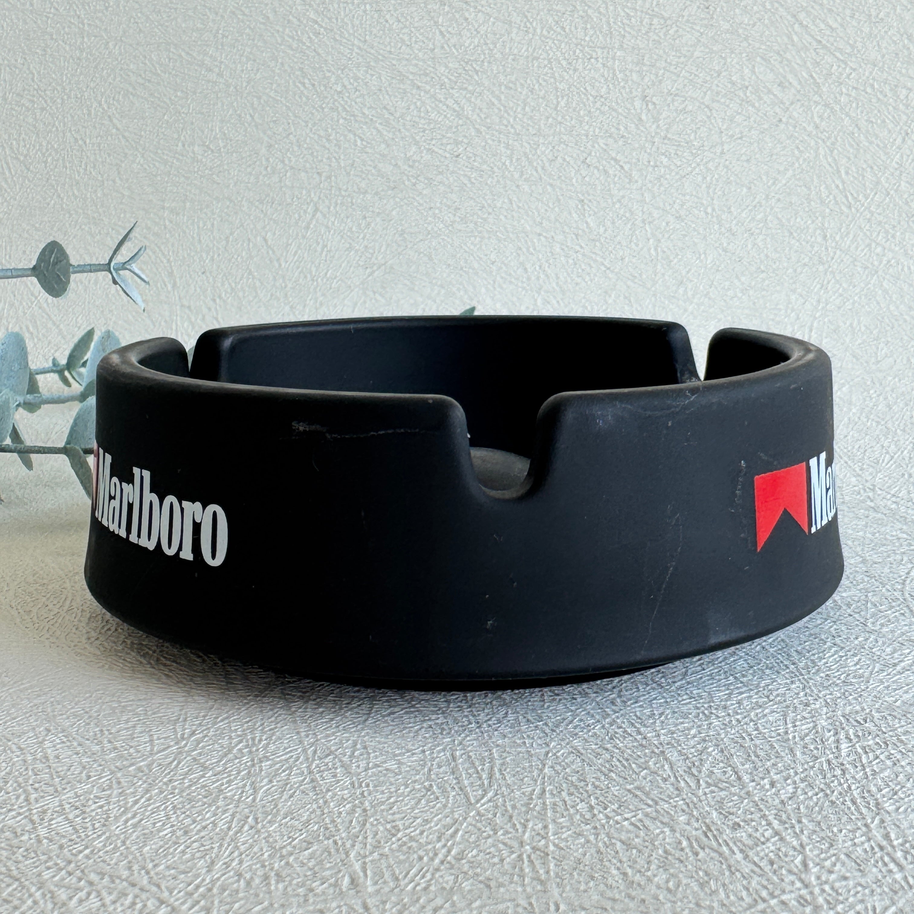Marlboro Black Matte Ashtray – Iconic Retro Statement Piece