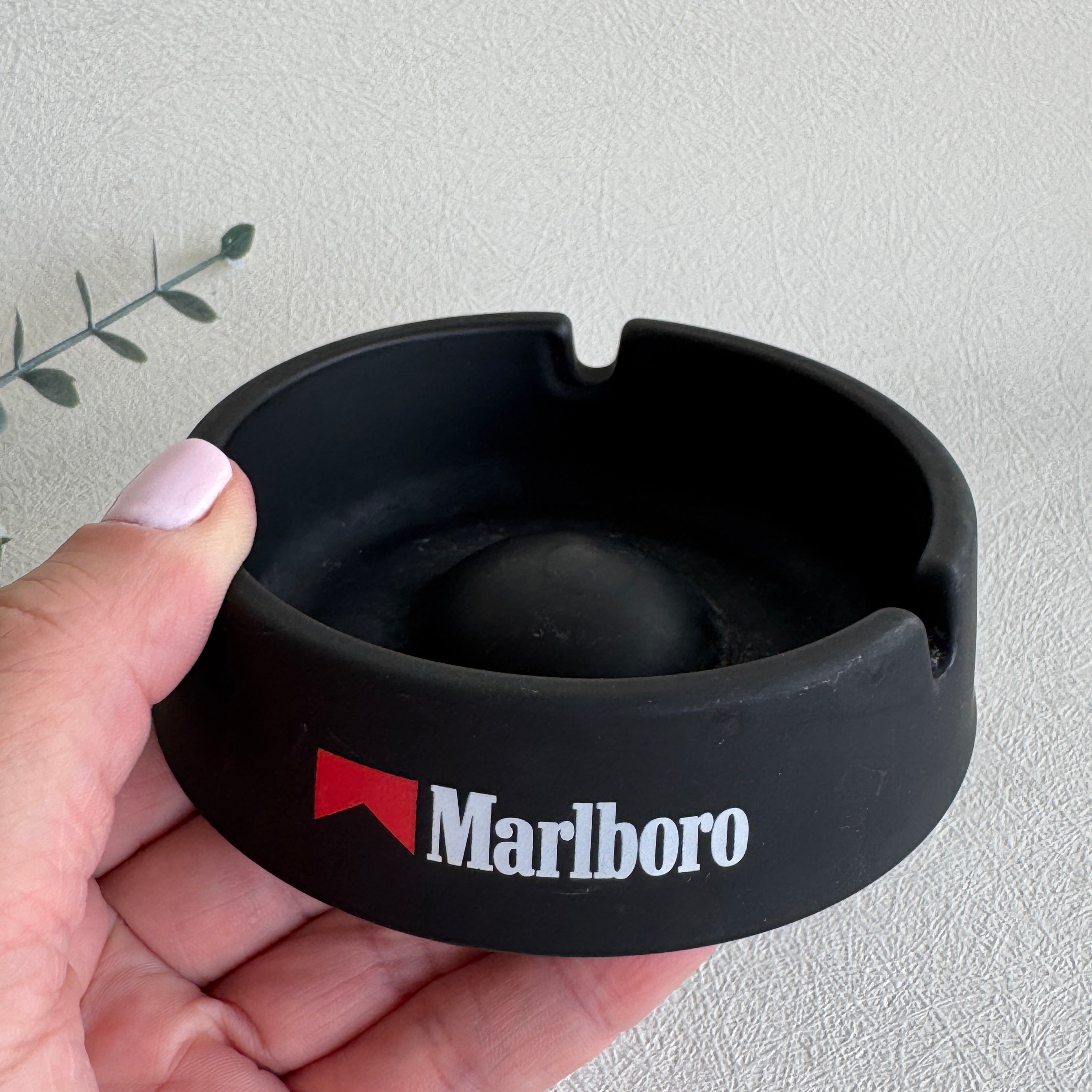 Marlboro Black Matte Ashtray – Iconic Retro Statement Piece