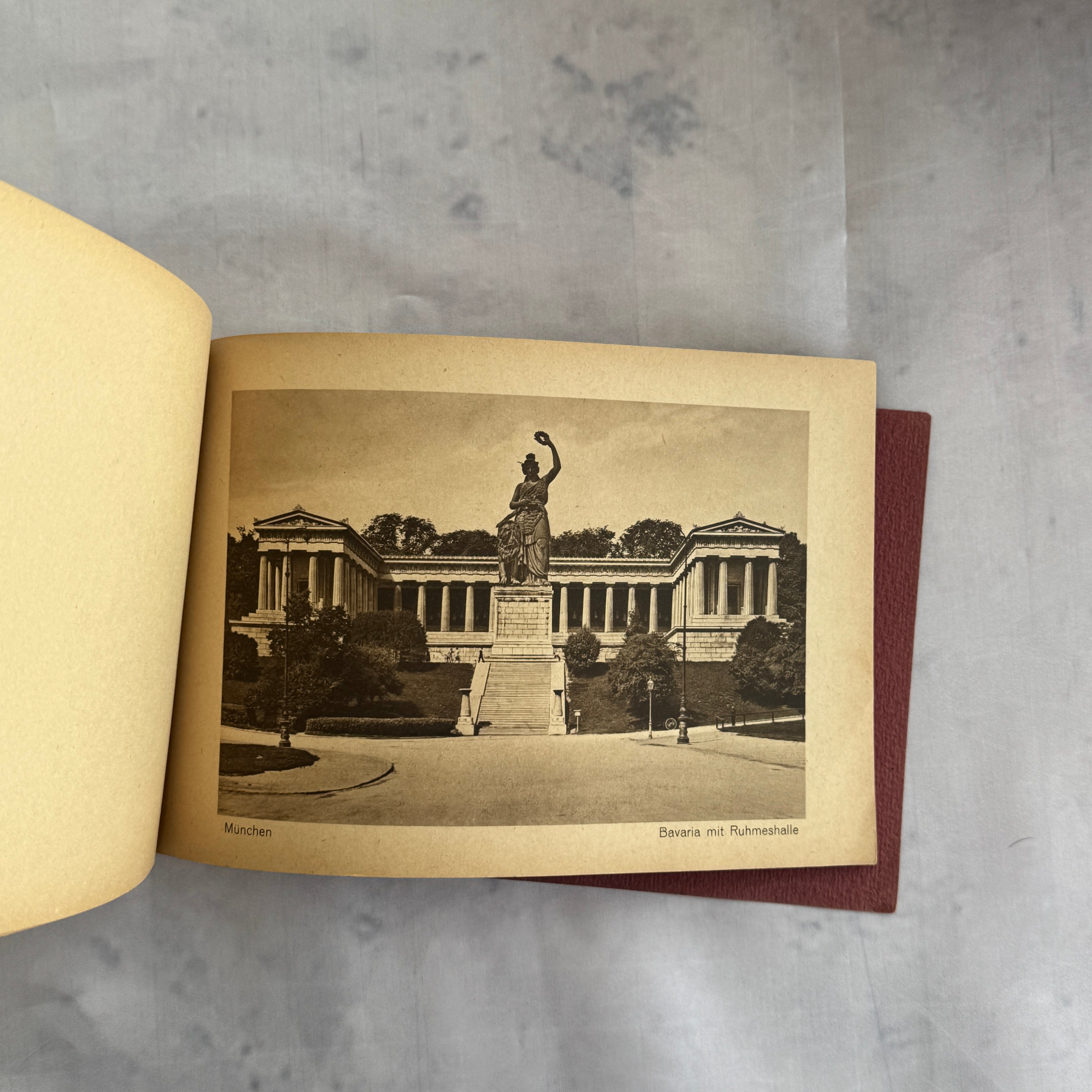 Antique Munich Photo Album – Verlag A. Hartl Zeit, Pre-1930 German Travel Book