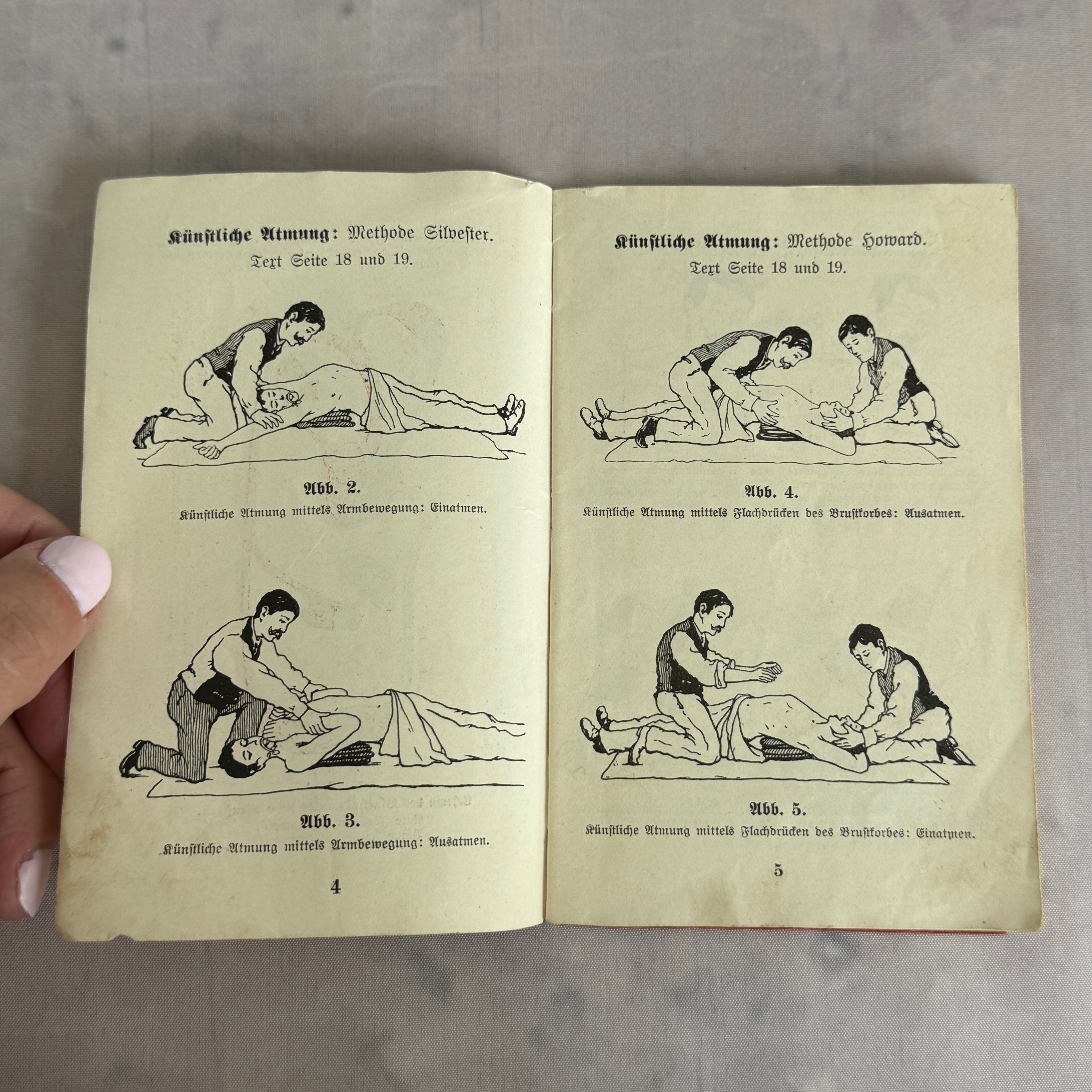 Antique German First Aid Book c.1910 – Illustrated Medical Handbook