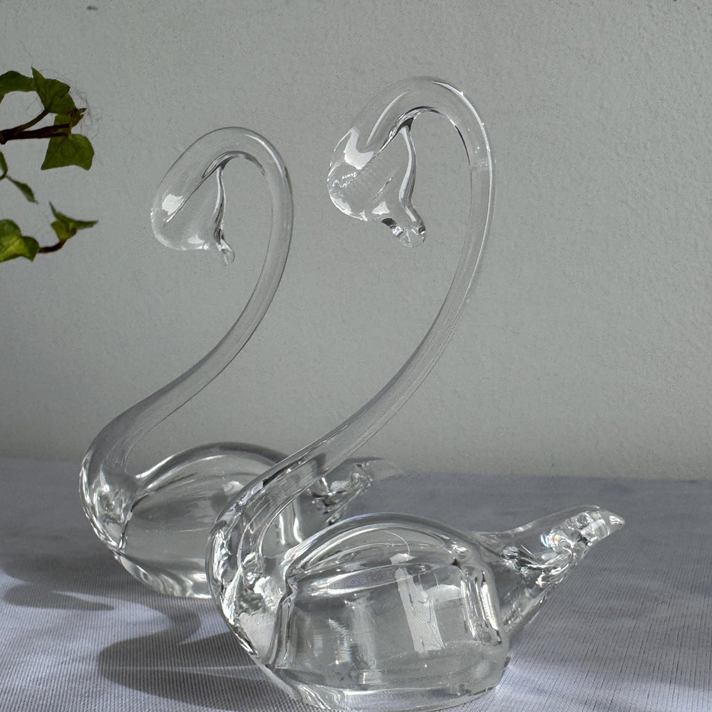 Hand-Blown Clear Glass Swan Family Set of 3, Graduated Bird Figurines, Vintage Art Glass, Elegant Collectible Home Decor